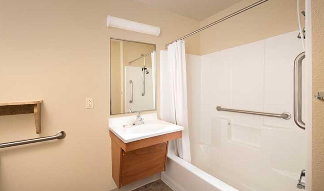Woodspring Suites Allentown Bagian luar foto