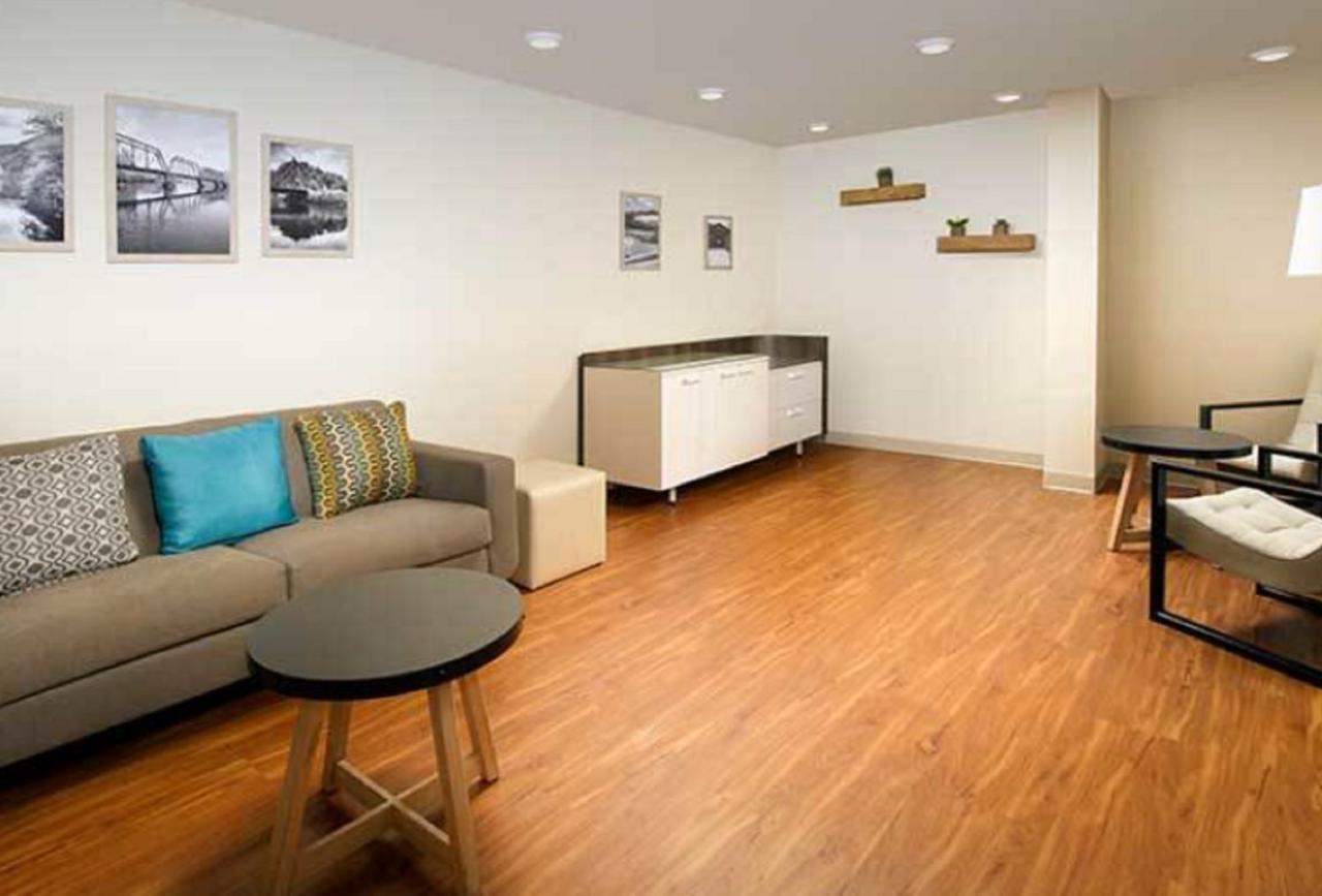 Woodspring Suites Allentown Bagian luar foto